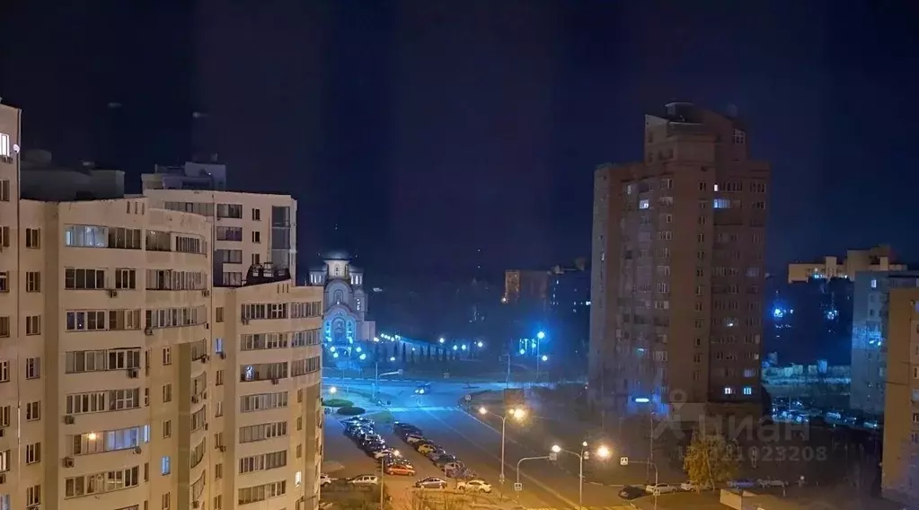 2-к кв. Белгородская область, Старый Оскол Степной мкр, 7 (67.0 м) - Фото 0
