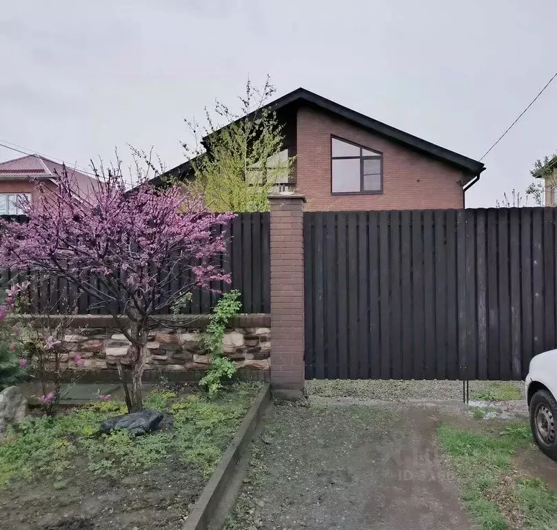 Дом в Краснодарский край, Динской район, Новотитаровская ст-ца ул. ... - Фото 1