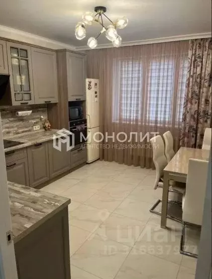 2-к кв. Белгородская область, Старый Оскол Степной мкр, 31 (61.4 м) - Фото 0