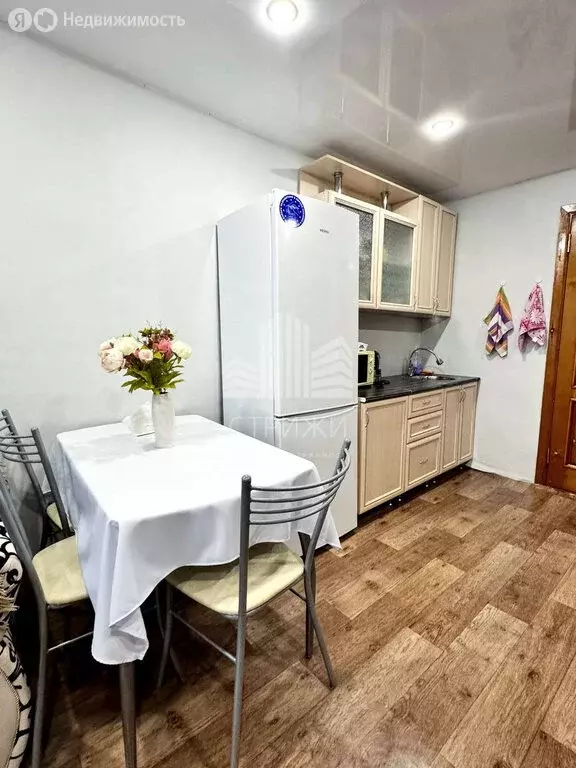 1к в 20-комнатной квартире (19 м) - Фото 0