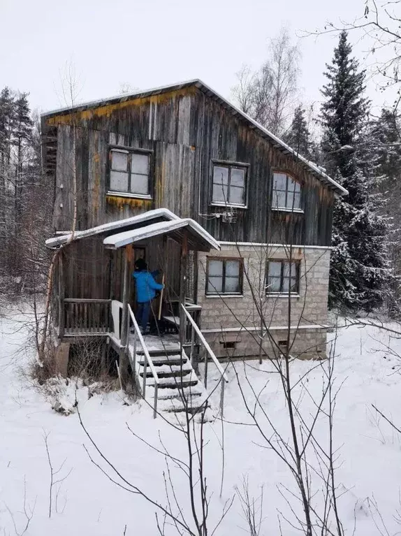 Дом в Ленинградская область, Выборгский район, Полянское с/пос, Лесное ... - Фото 0