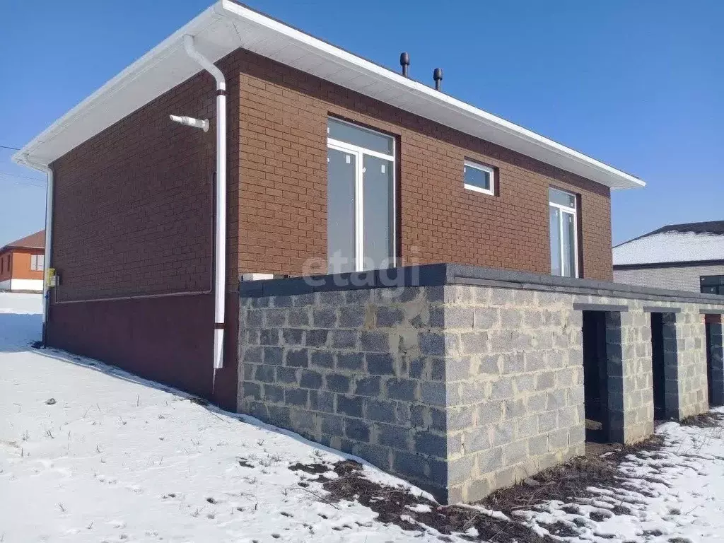 Дом в Белгородская область, Строитель Яковлевский городской округ, ул. ... - Фото 0