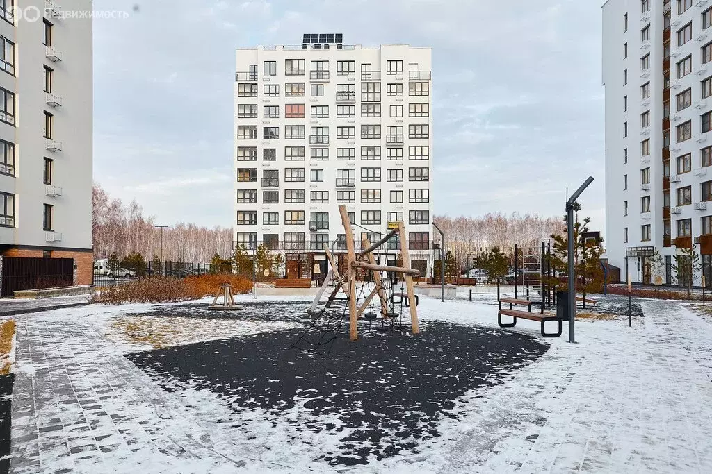 3-комнатная квартира: Тюмень, улица Анатолия Клиндюка, 1 (69.4 м) - Фото 1