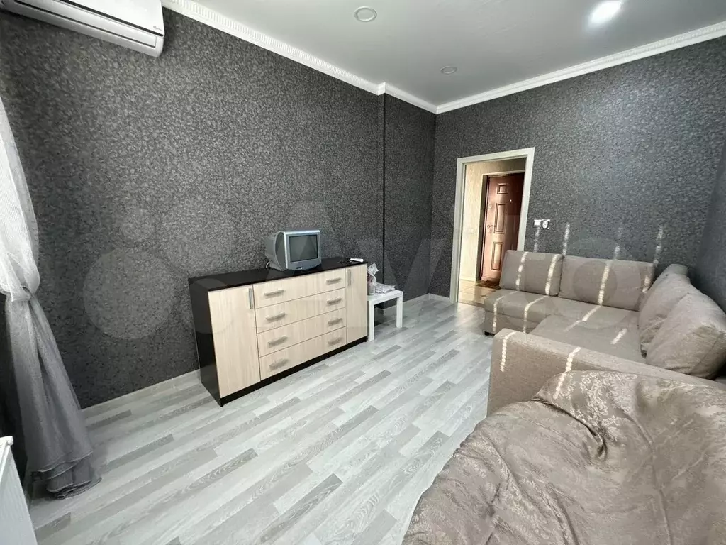 1-к. квартира, 38 м, 4/9 эт. - Фото 1