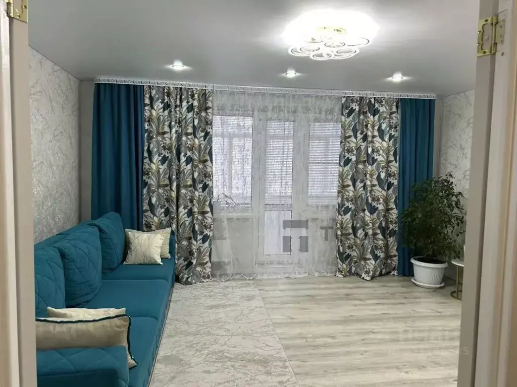 2-к кв. Челябинская область, Троицк 5-й мкр, 17 (56.1 м) - Фото 1