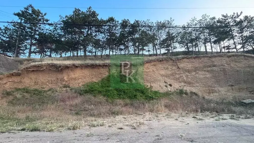 Участок в Крым, Бахчисарайский район, с. Угловое ул. Комарова, 94 (1.0 ... - Фото 1