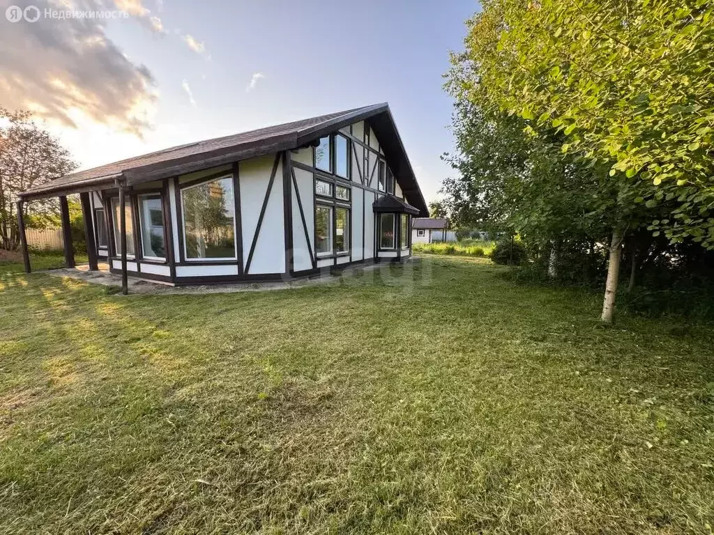 Дом в Юг, улица Куйбышева (218 м) - Фото 1