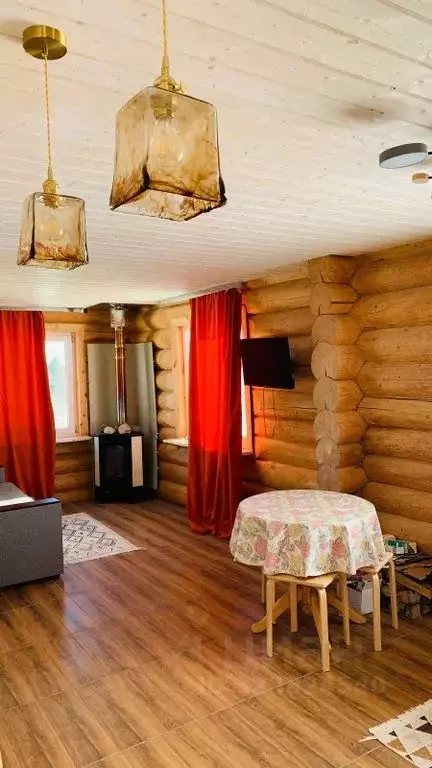 Дом в Карелия, Пряжинский район, Ведлозерское с/пос, с. Колатсельга  ... - Фото 1