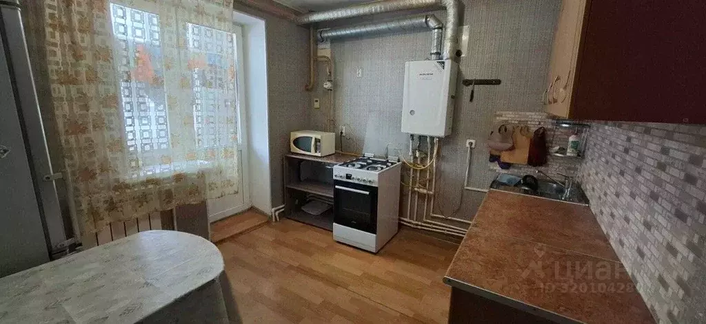 3-к кв. Оренбургская область, Оренбург Южный мкр, ул. Тобольская, 69 ... - Фото 0