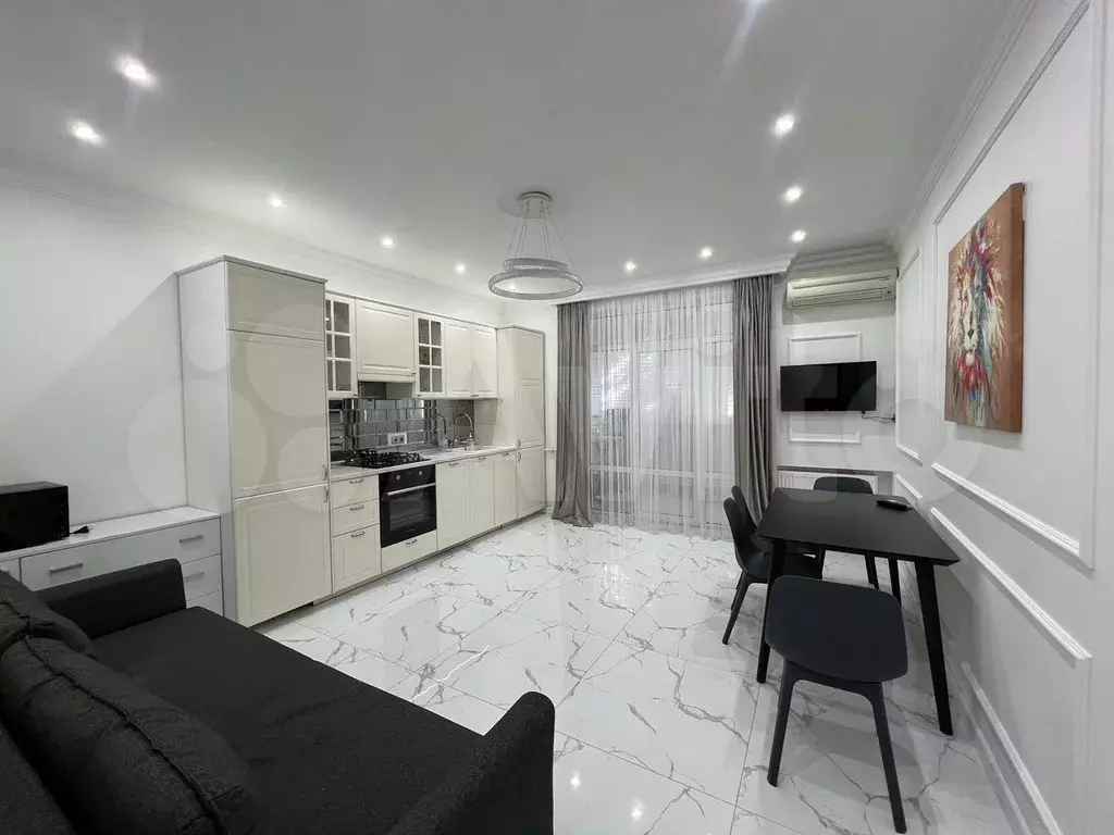 3-к. квартира, 90 м, 1/6 эт. - Фото 0