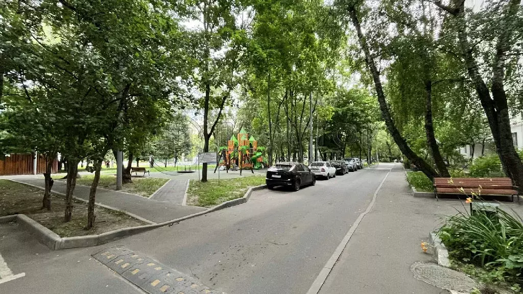 Продается 3-комнатная квартира - Фото 1