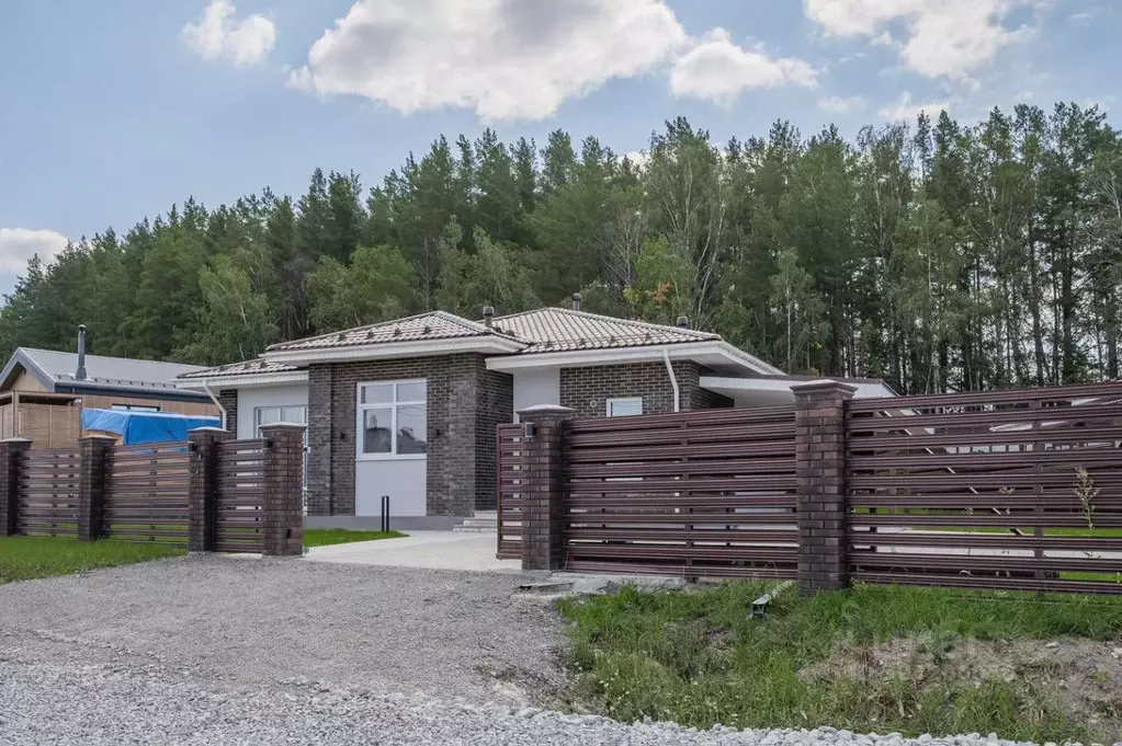 коттедж в свердловская область, сысертский городской округ, д. малое . - Фото 1