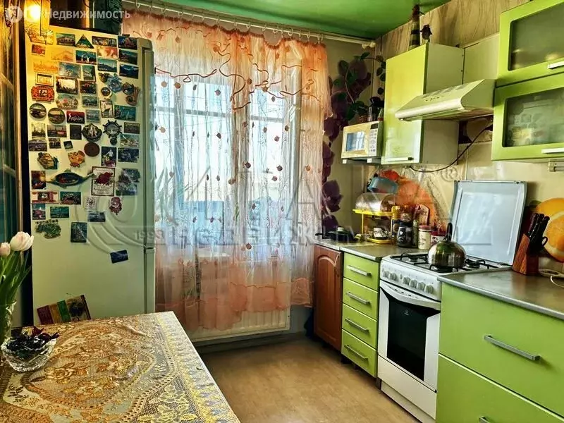 3-комнатная квартира: Псков, улица Кузбасской Дивизии, 30 (62.4 м) - Фото 1