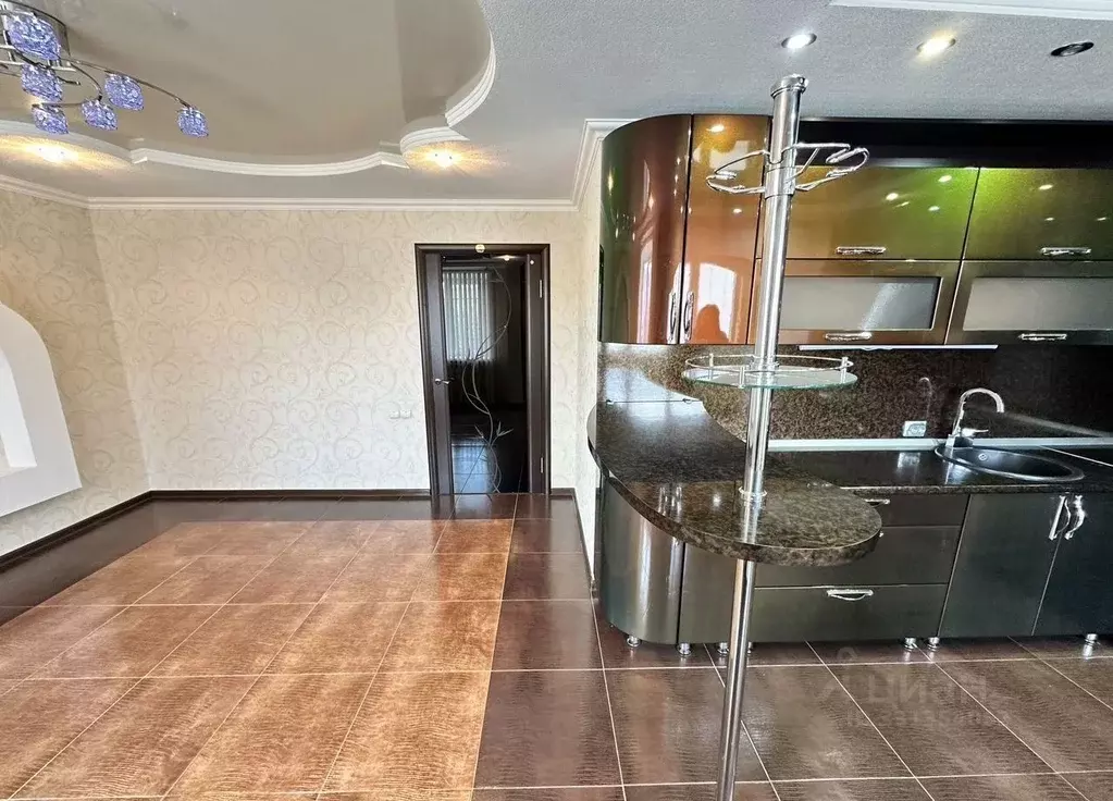 2-к кв. Краснодарский край, Тихорецк Октябрьская ул., 97А (77.0 м) - Фото 1
