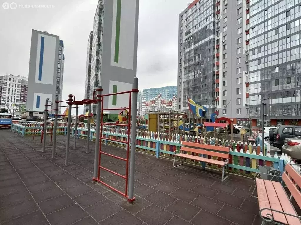 3-комнатная квартира: Тюмень, улица Константина Посьета, 16 (69.7 м) - Фото 0