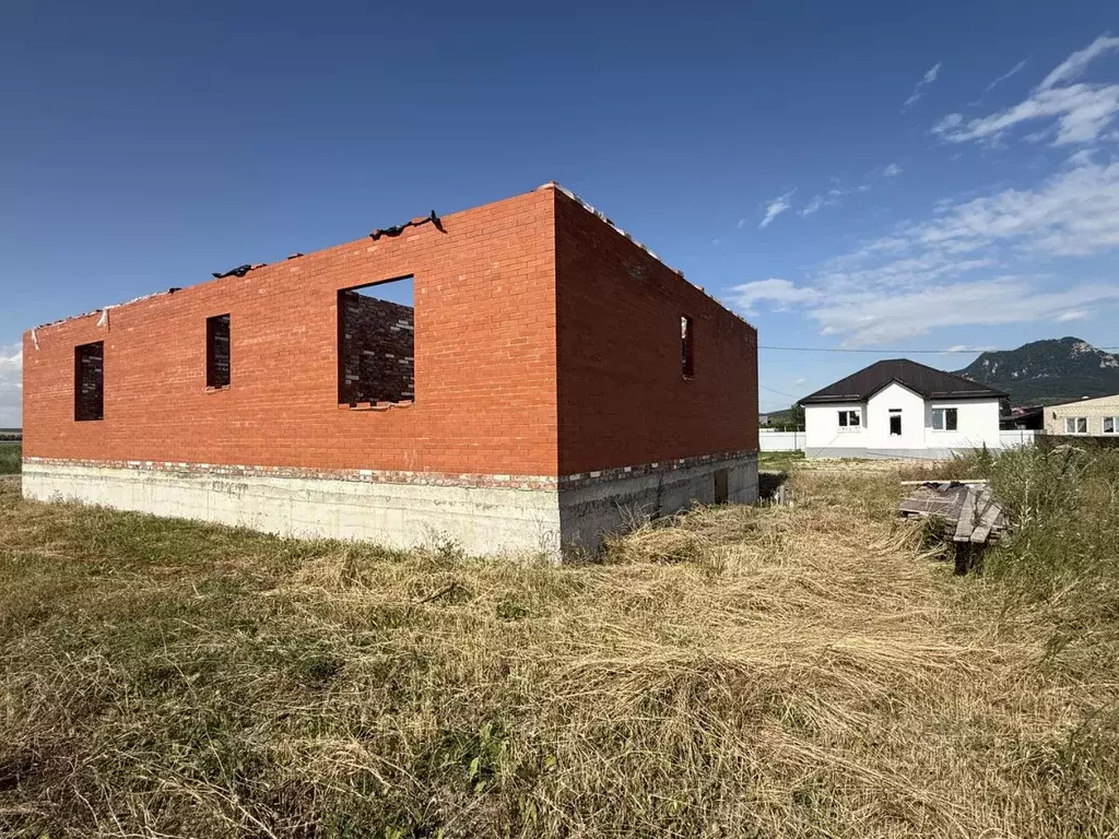 Дом в Ставропольский край, Предгорный муниципальный округ, пос. ... - Фото 1