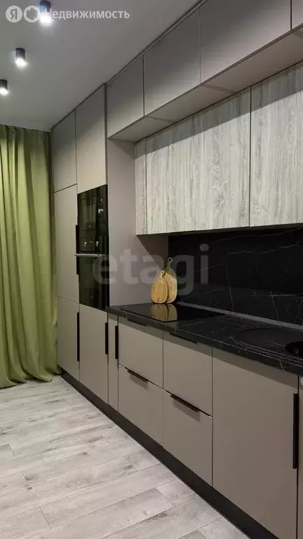 2-комнатная квартира: Тюмень, улица Тимофея Чаркова, 83 (56.4 м) - Фото 2