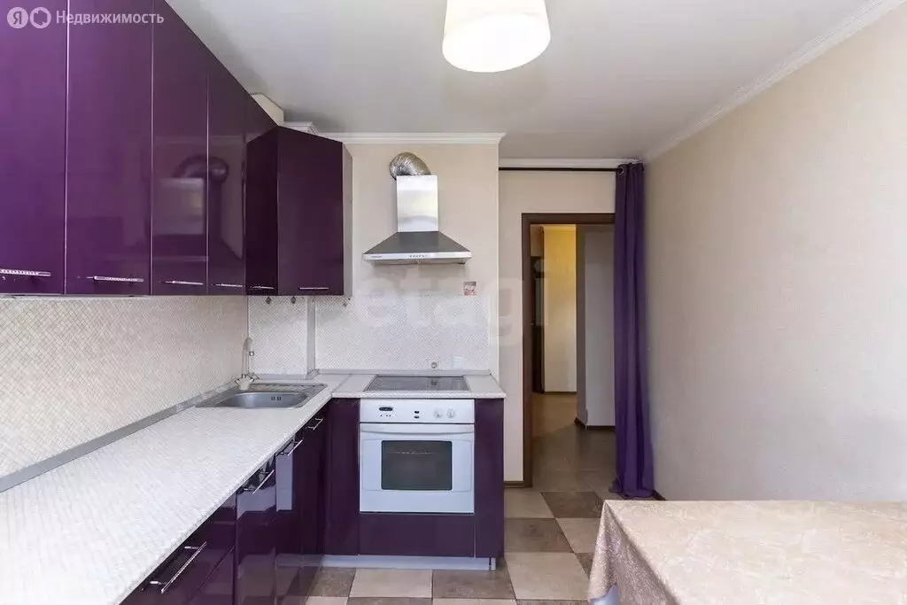 2-комнатная квартира: Тюмень, улица Пермякова, 81 (52.5 м) - Фото 1