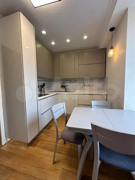 2-к. квартира, 60 м, 7/13 эт. - Фото 0