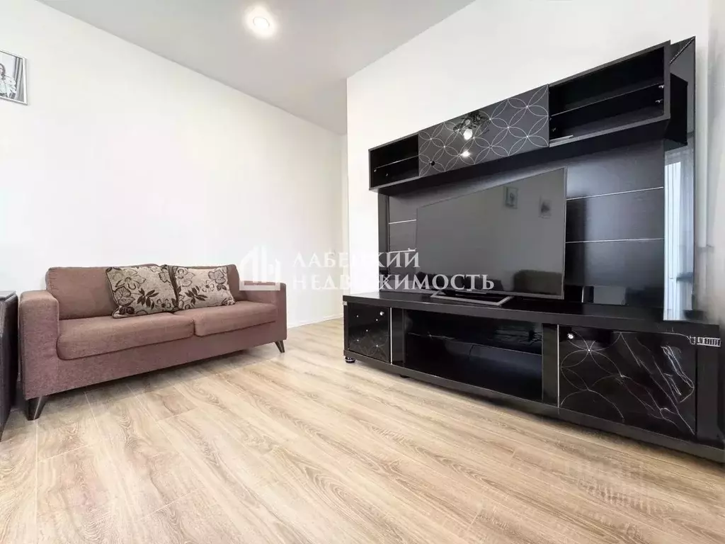 3-к кв. Пермский край, Пермь ул. Карла Модераха, 6 (75.9 м) - Фото 1