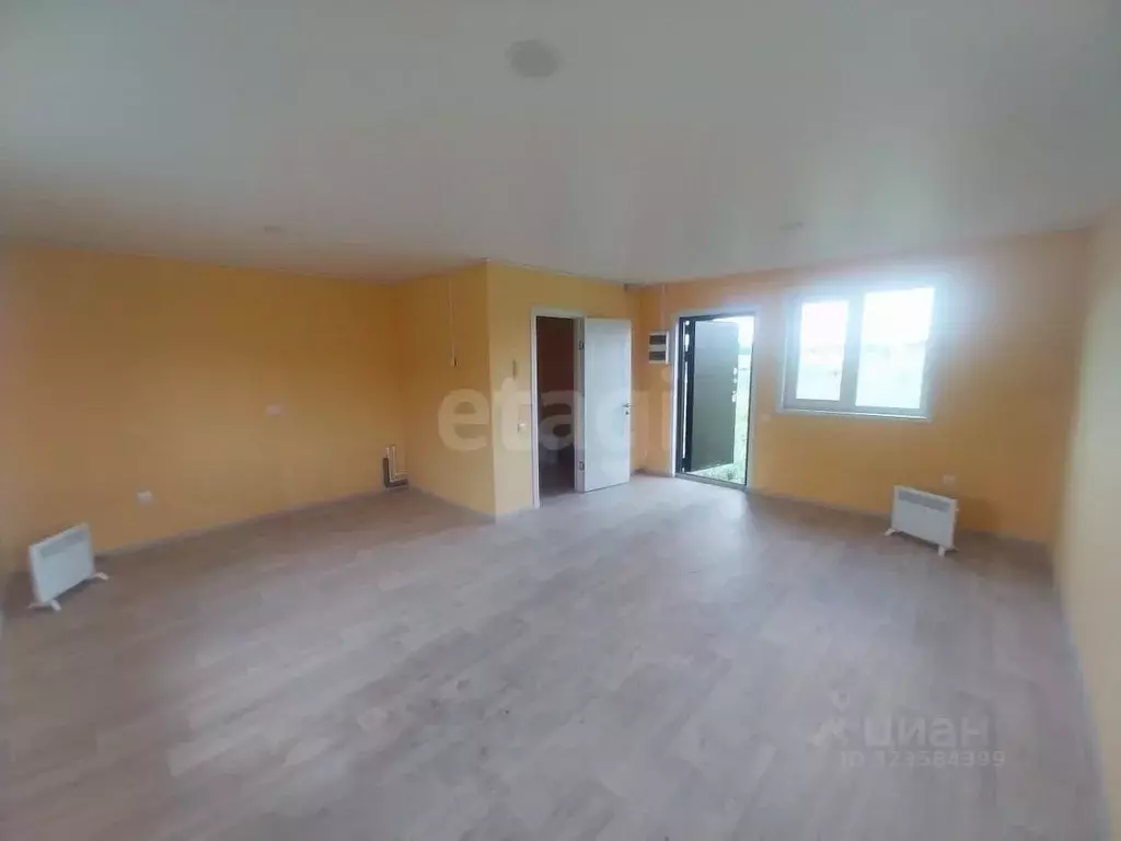 Дом в Омская область, Омское с/пос, д. Зеленовка ул. Славная (32 м) - Фото 1