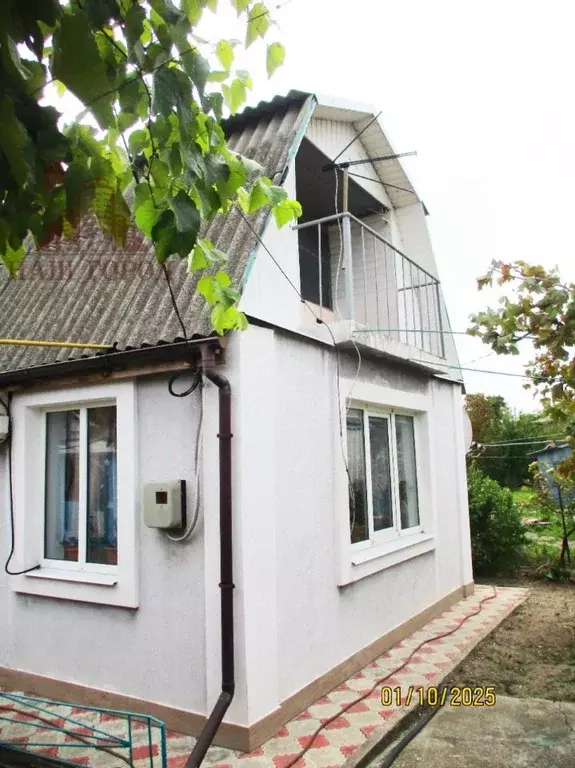 Дом в Крым, Феодосия ул. Олега Кошевого (100 м) - Фото 1