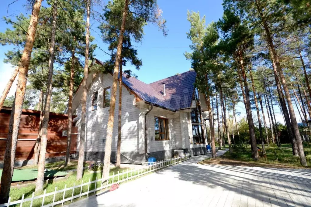 Дом в Саха (Якутия), Якутск ул. Винокурова, 41/2 (182 м) - Фото 1