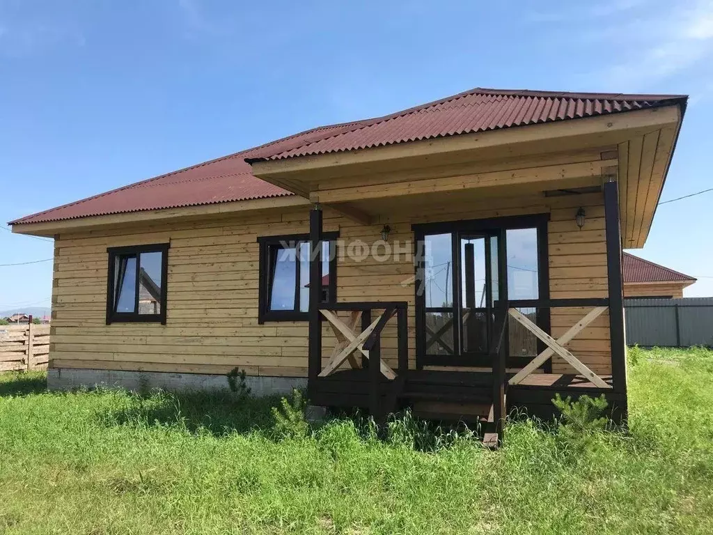 Дом в Хакасия, Усть-Абаканский район, с. Калинино ул. Целинная (148 м) - Фото 0