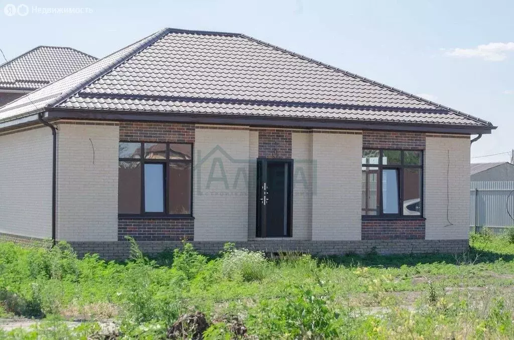 Дом в Мясниковский район, село Чалтырь (120 м) - Фото 1