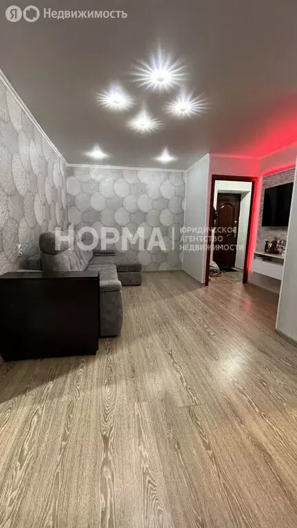 2-комнатная квартира: посёлок городского типа Уруссу, улица Горького, ... - Фото 1