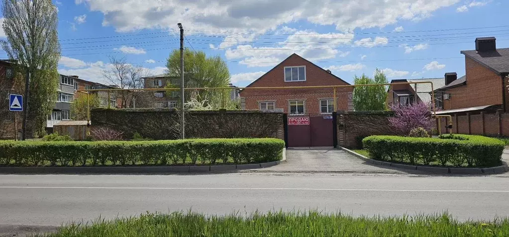 Дом в Ростовская область, Шахты просп. Карла Маркса (250 м) - Фото 0