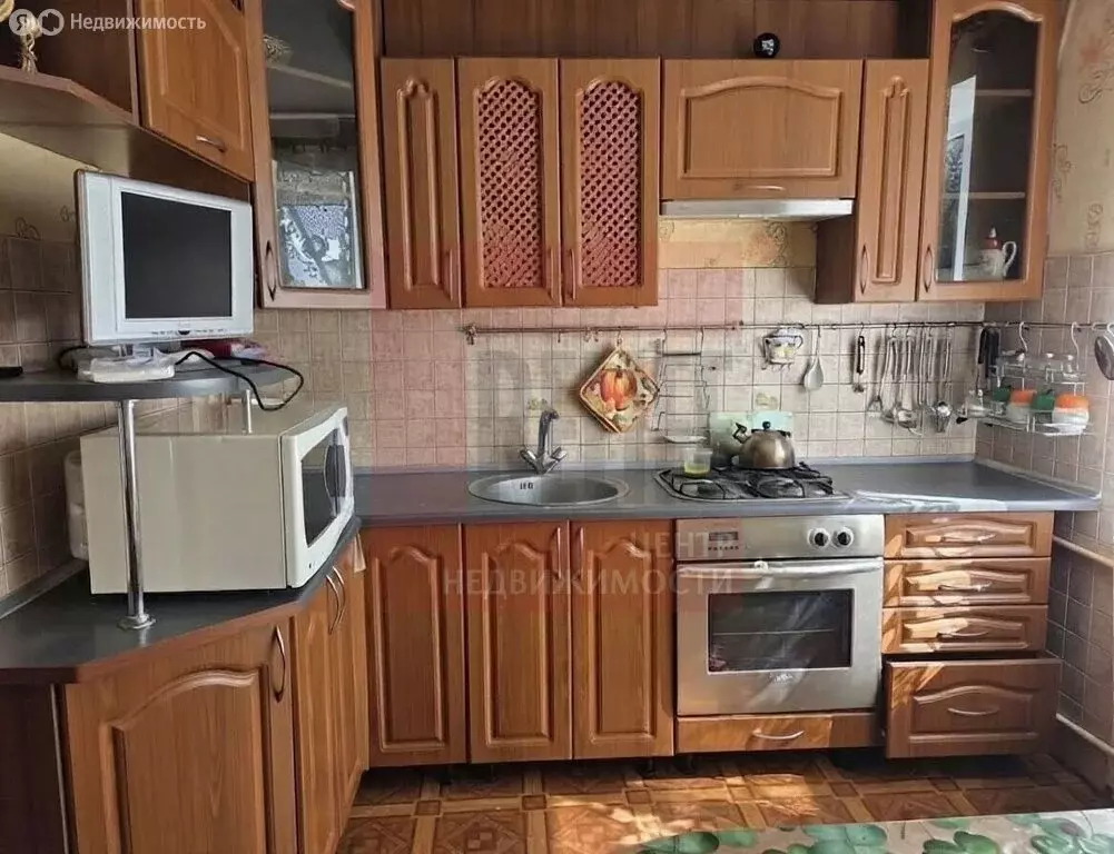 3-комнатная квартира: посёлок Заливино, 23А (71 м) - Фото 1