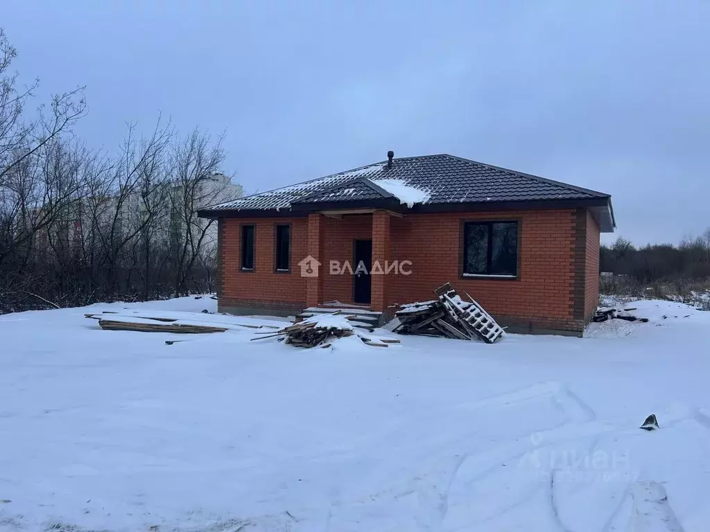 Дом в Пензенская область, Пенза ул. Героя России Сергеева (100 м) - Фото 1