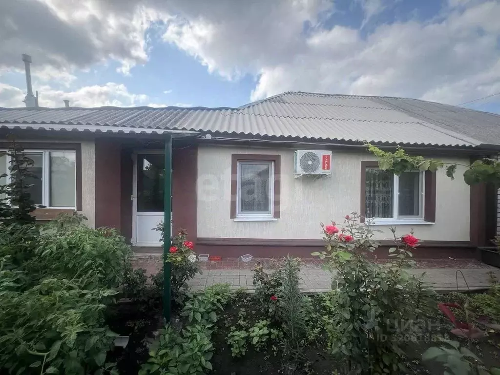 Дом в Белгородская область, Губкин ул. Карла Маркса, 35 (50 м) - Фото 1