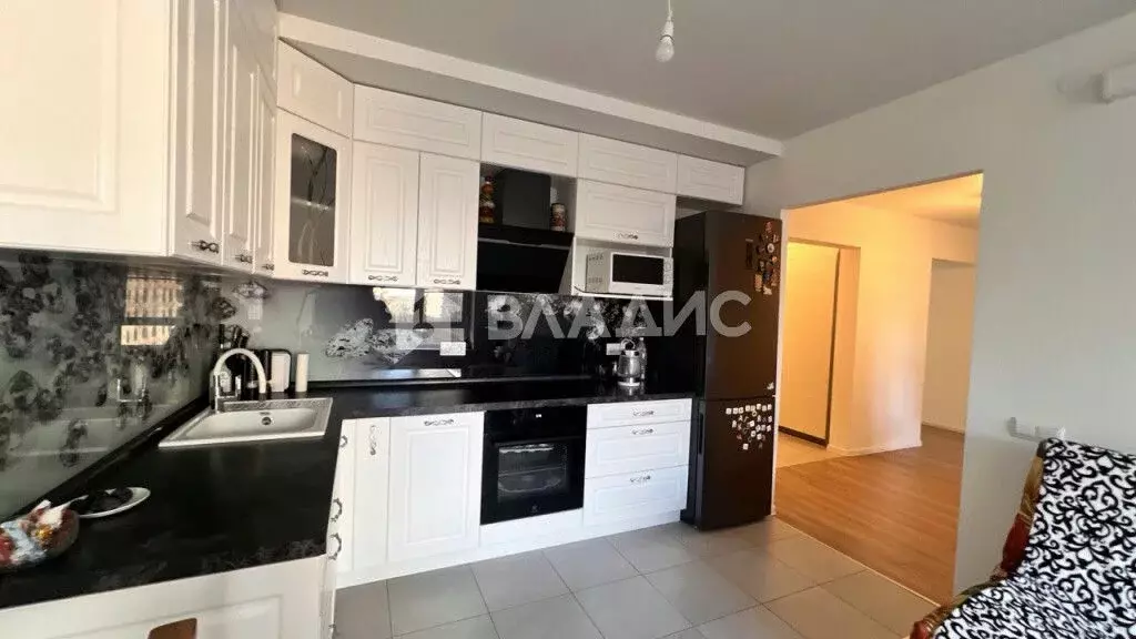 Продается 3-комнатная квартира - Фото 1