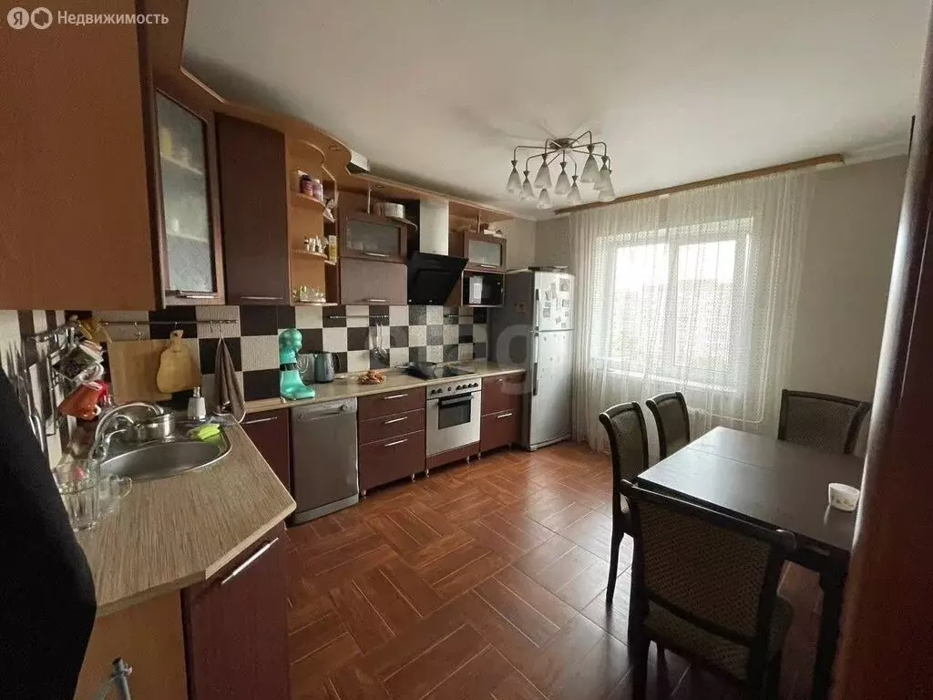 3-комнатная квартира: Тюмень, улица Мельникайте, 136к4 (65 м) - Фото 1