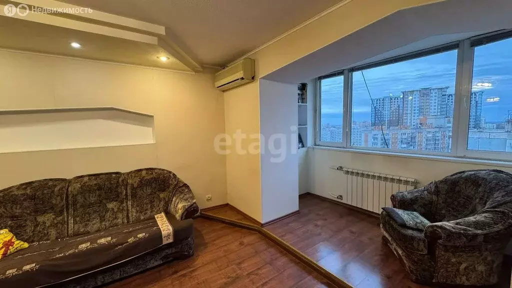 3-комнатная квартира: Хабаровск, улица Панькова, 23 (61.8 м) - Фото 1