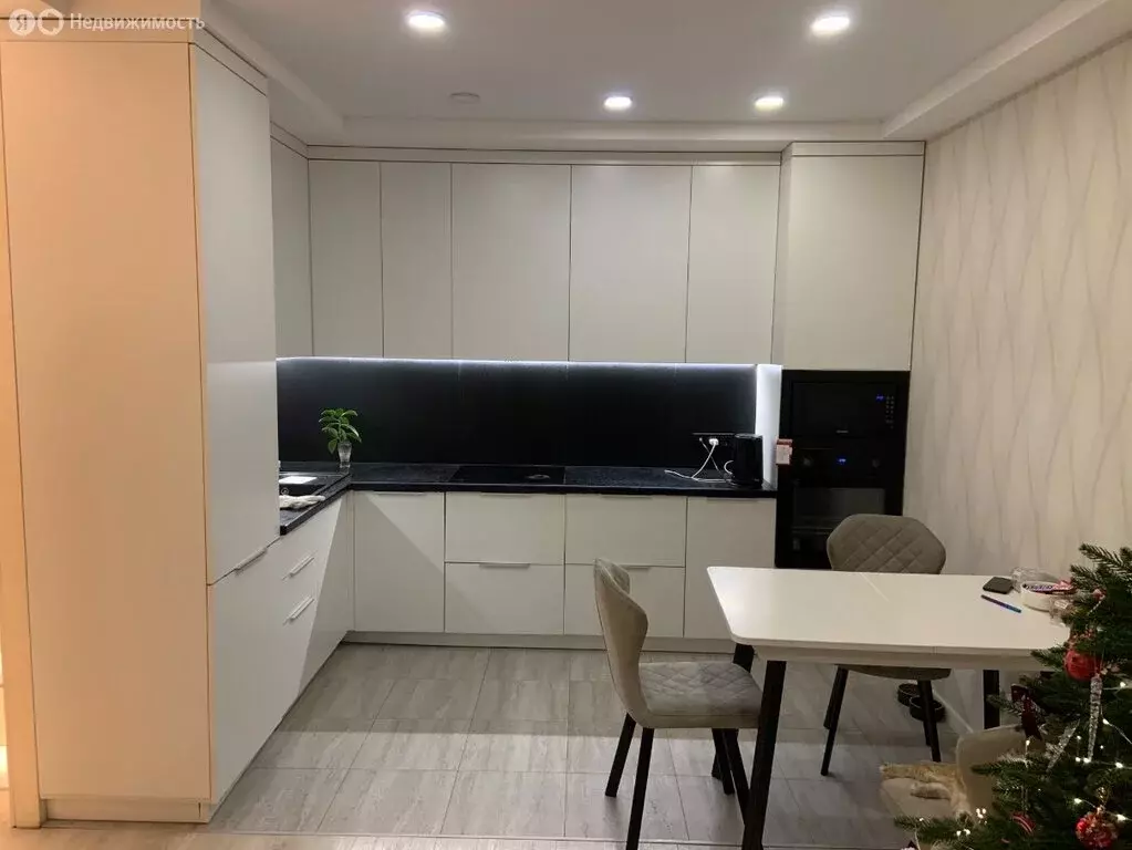 2-комнатная квартира: Волгоград, район Семь Ветров, бульвар 30-летия ... - Фото 1