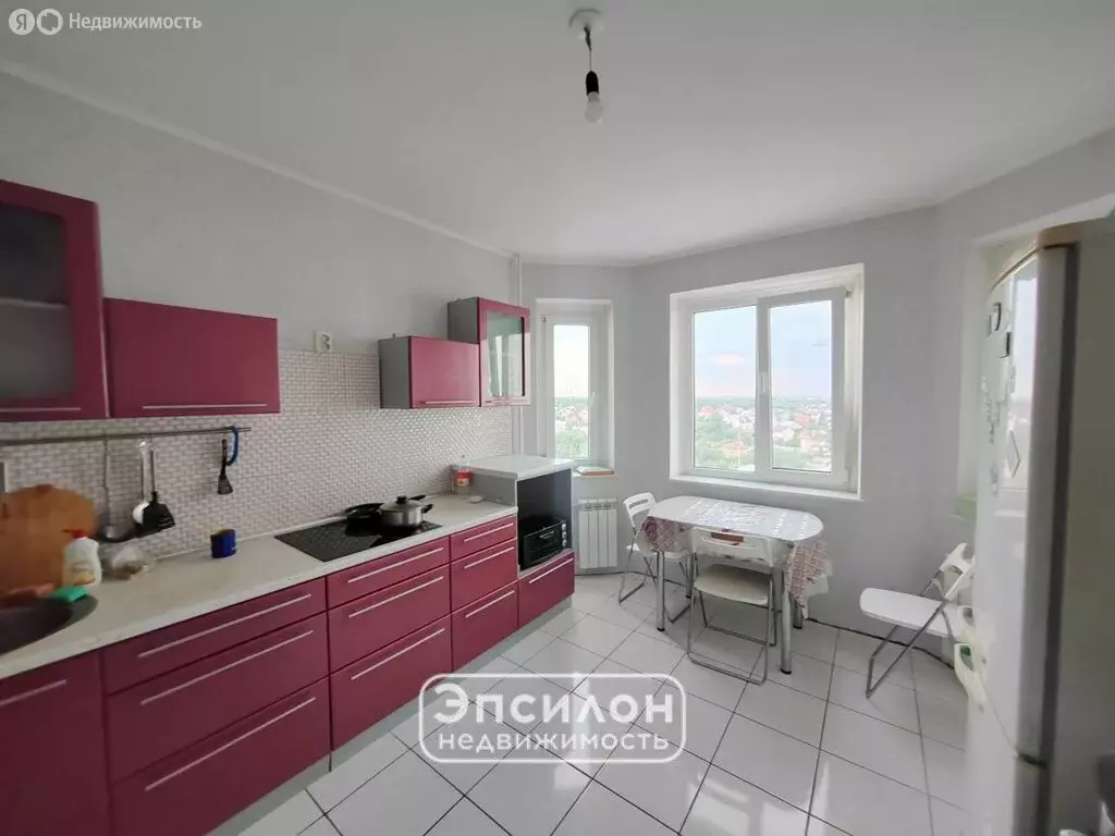 2-комнатная квартира: Курск, проспект Вячеслава Клыкова, 61 (57.39 м) - Фото 0