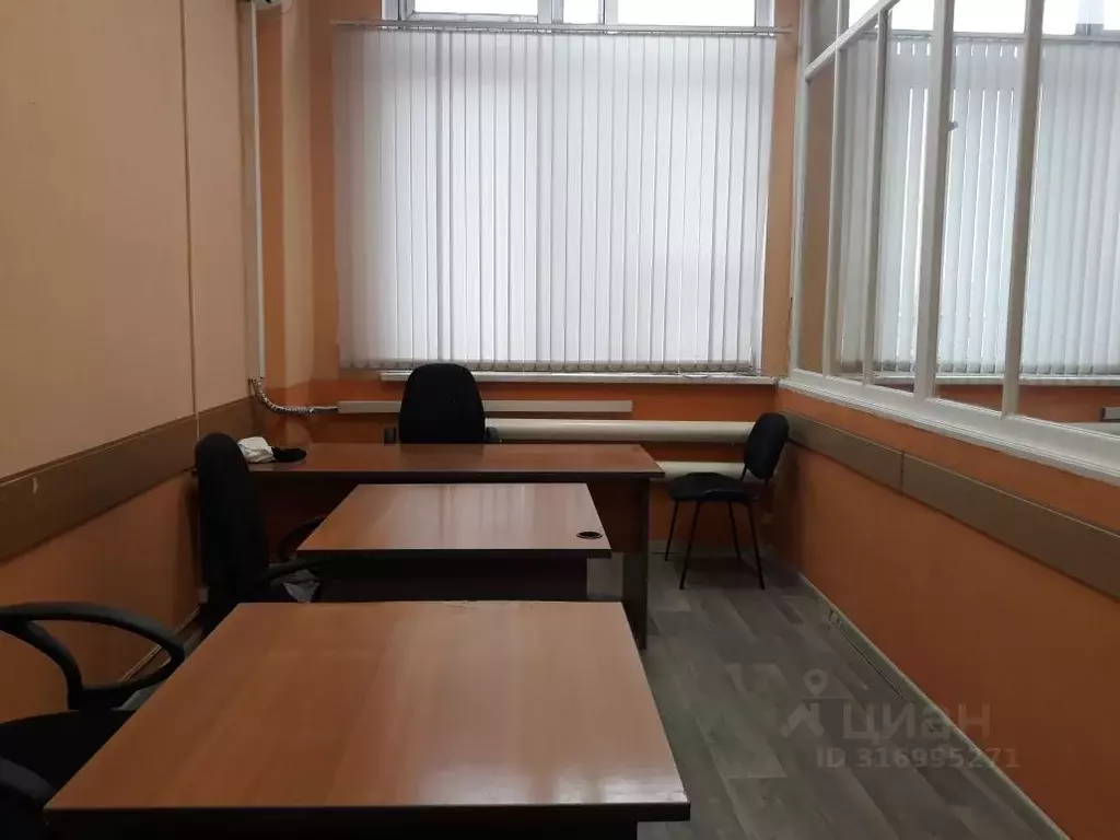 Офис в Саратовская область, Саратов ул. Имени Н.Г. Чернышевского, 203 ... - Фото 0