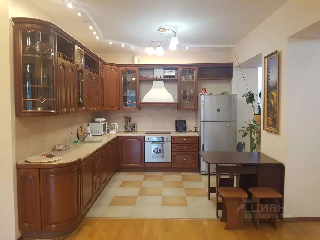 3-к кв. Иркутская область, Иркутск ул. Карла Либкнехта, 107б (170.0 м) - Фото 1