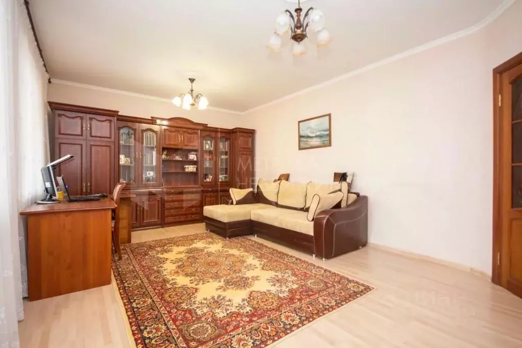 2-к кв. Тюменская область, Тюмень ул. Максима Горького, 3 (85.0 м) - Фото 1