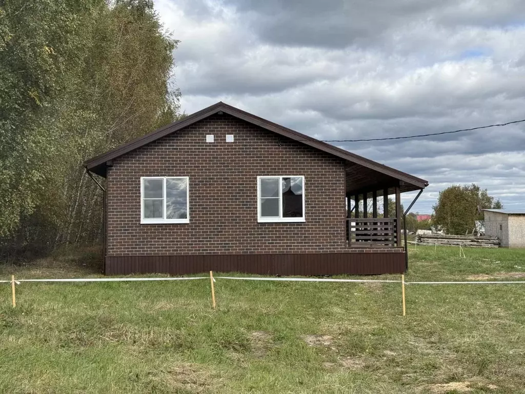 Дом в Тульская область, Дубенский район, Воскресенское с/пос, с. ... - Фото 1