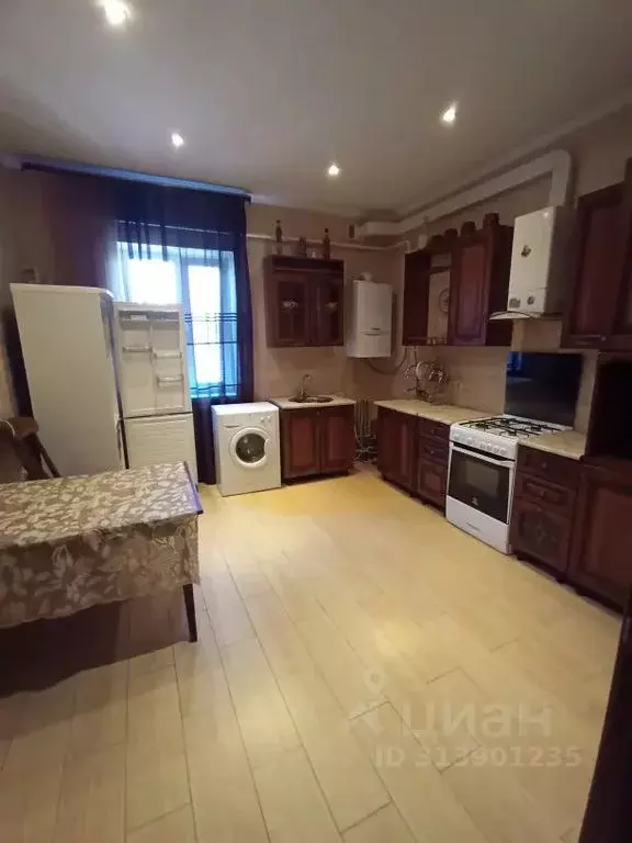 Дом в Краснодарский край, Ейск ул. Коммунаров, 46 (80 м) - Фото 2