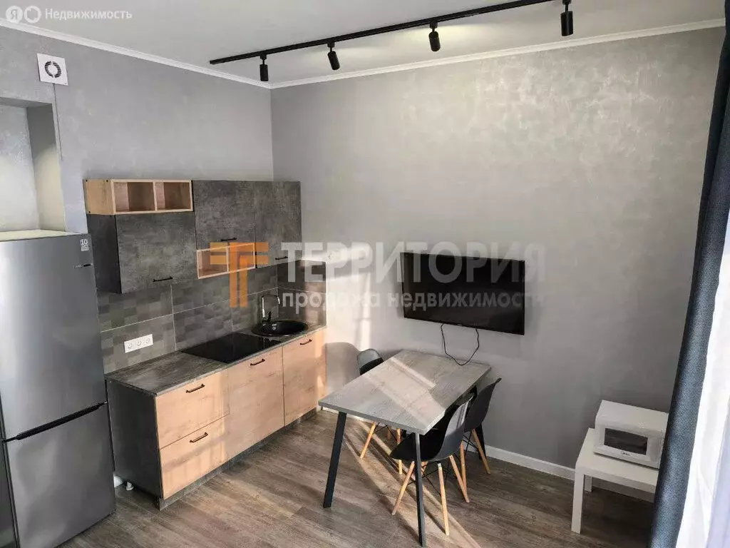 2-комнатная квартира: Пермь, улица Революции, 52 (50 м) - Фото 1