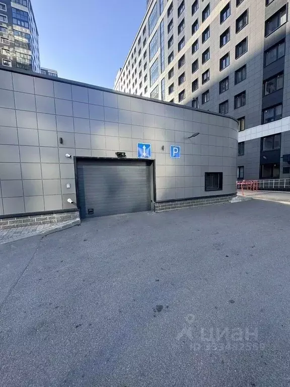 Гараж в Санкт-Петербург ул. Парфеновская, 17 (13 м) - Фото 1