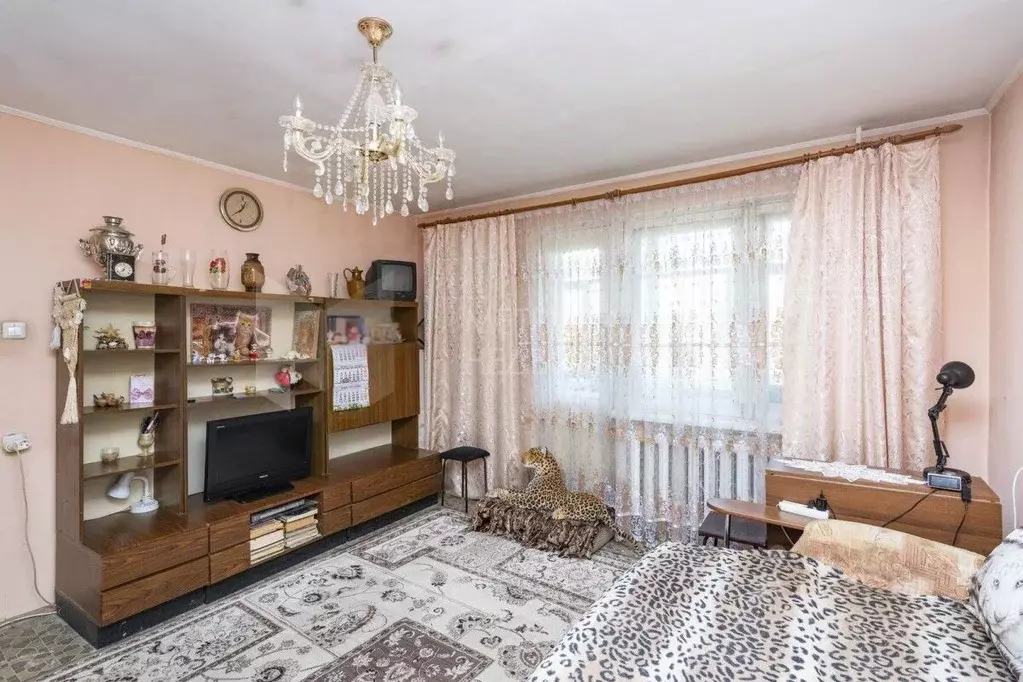 3-к кв. Тюменская область, Тюмень ул. Монтажников, 16 (64.9 м) - Фото 1