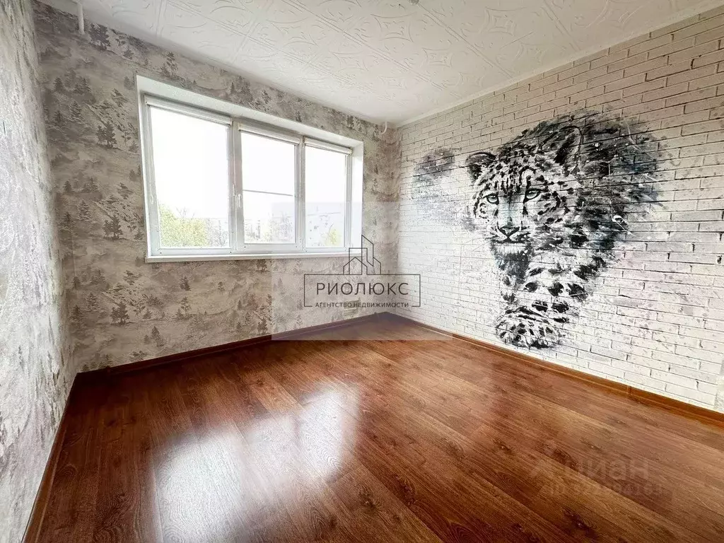 4-к кв. Челябинская область, Магнитогорск 126-й мкр, пер. Советский, 4 ... - Фото 0