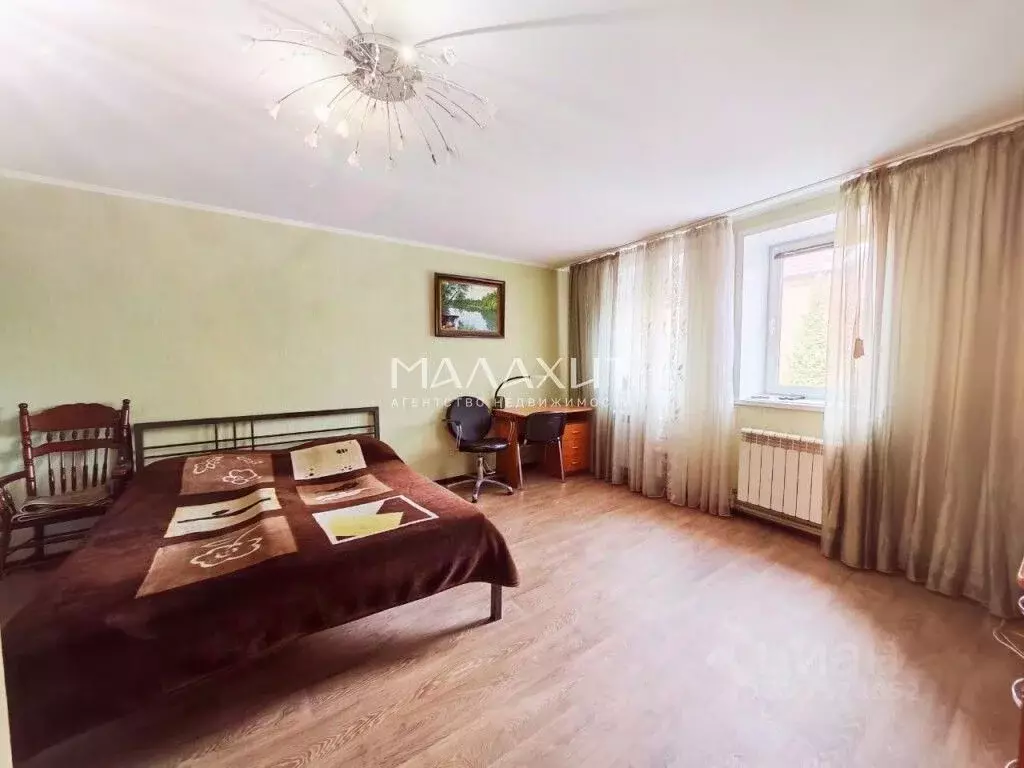 Дом в Самарская область, Новокуйбышевск Озерная ул., 1Б (250 м) - Фото 1