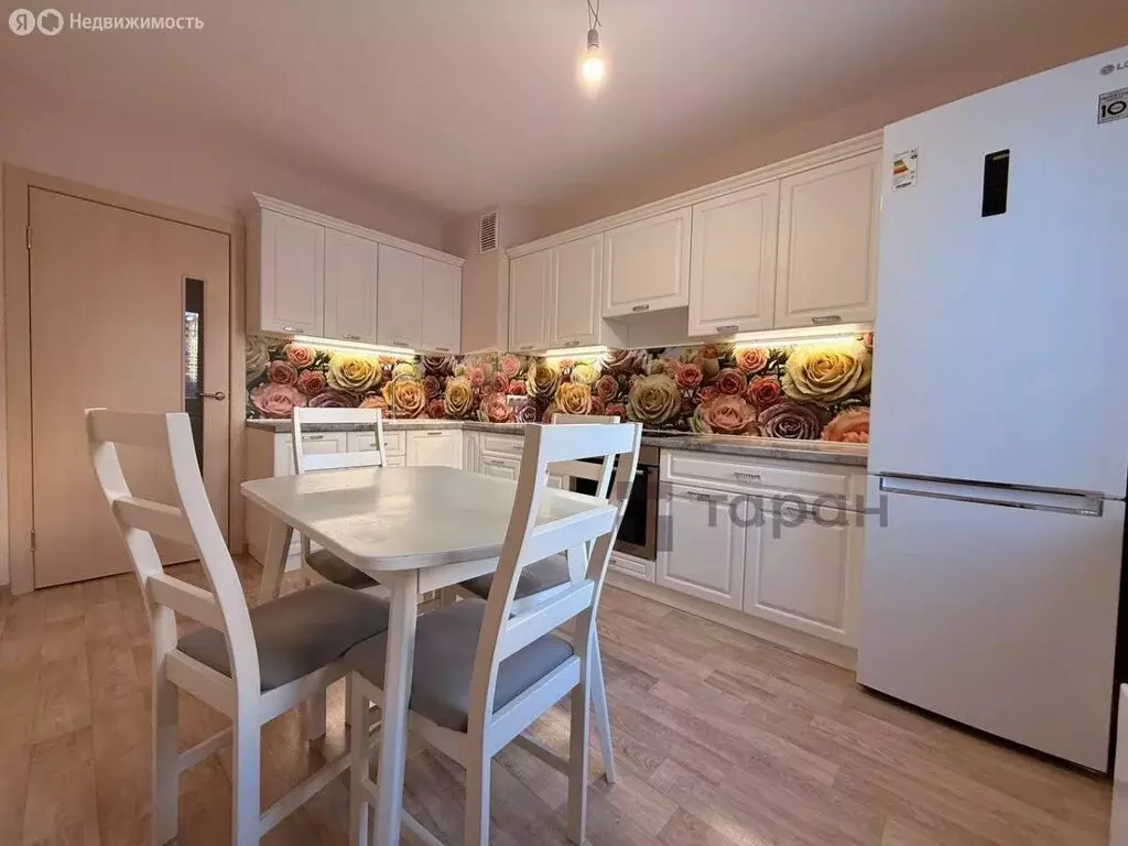 2-комнатная квартира: Челябинск, улица Маршала Чуйкова, 13А (53.6 м) - Фото 2